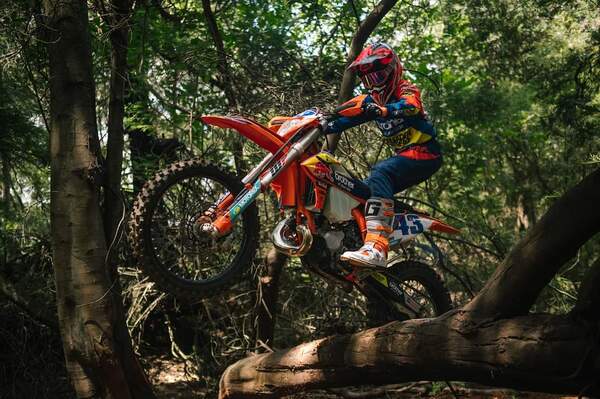 Enduro Riders (Only): How to use GT Gel in the little “2-stroke” bottle